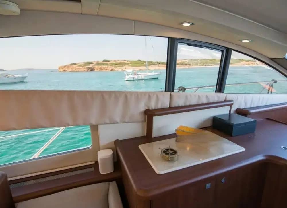 An image of Elentari yacht