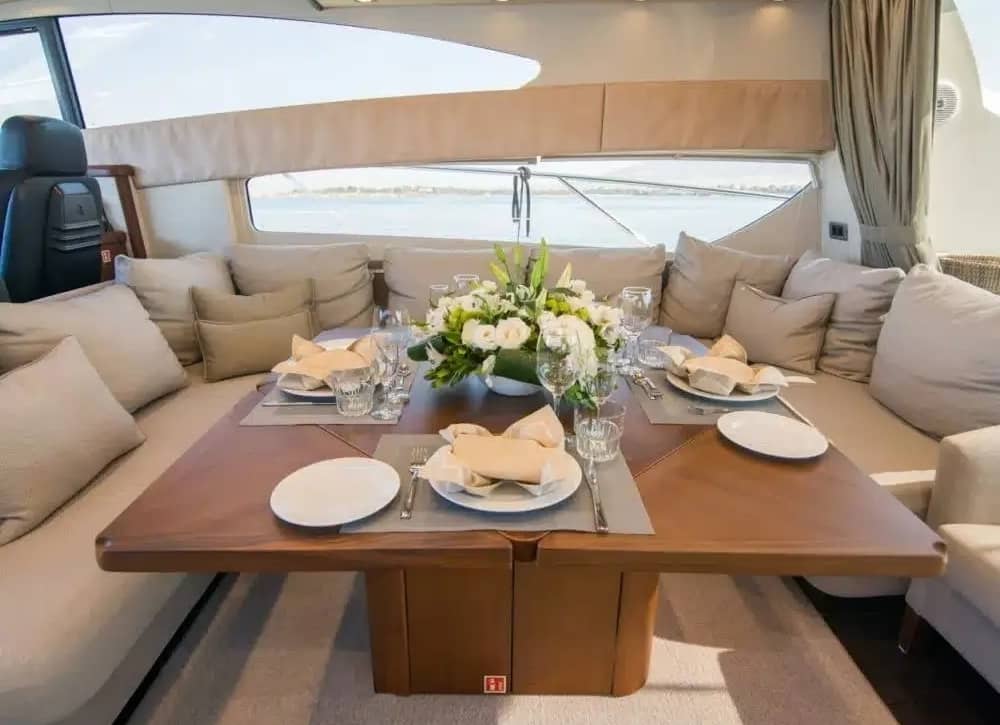 An image of Elentari yacht