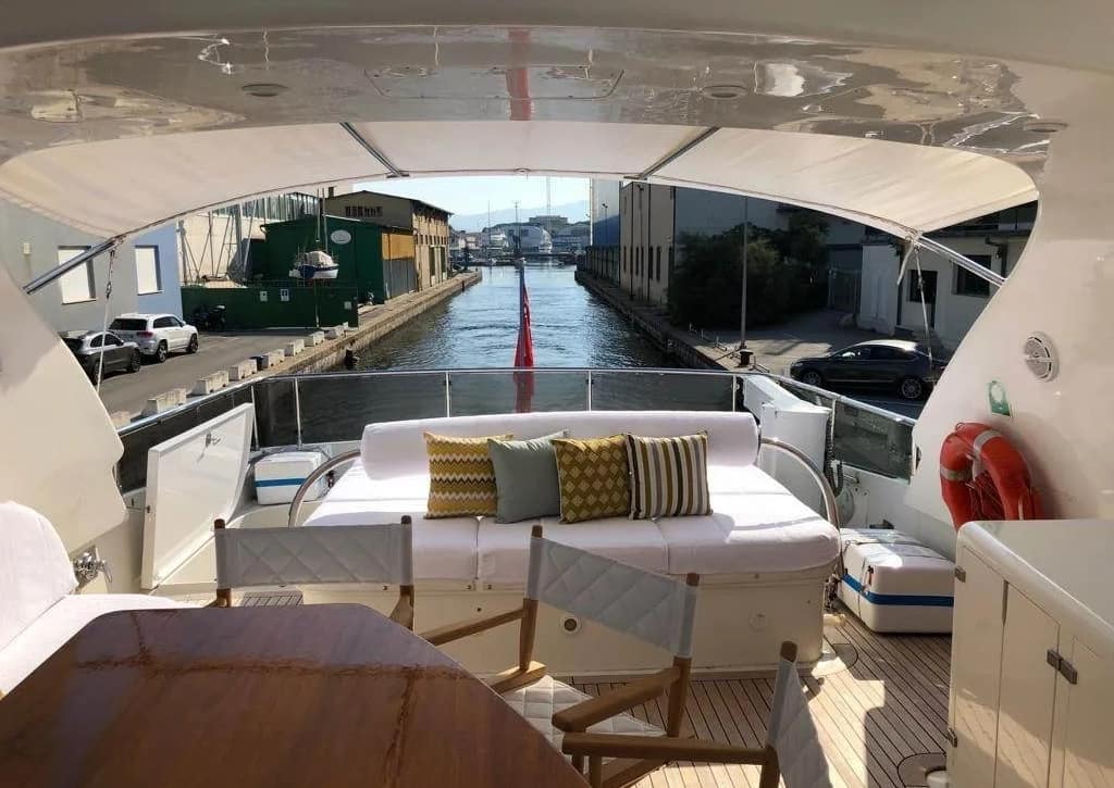 An image of Dubai yacht