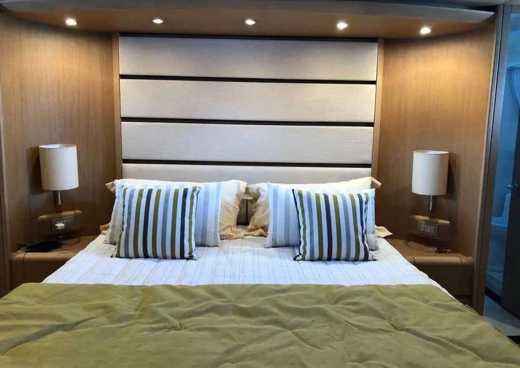 An image of Dubai yacht