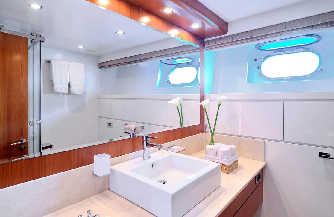 An image of Helios yacht