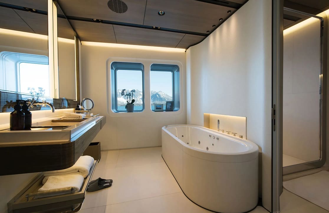 An image of Cloudbreak yacht