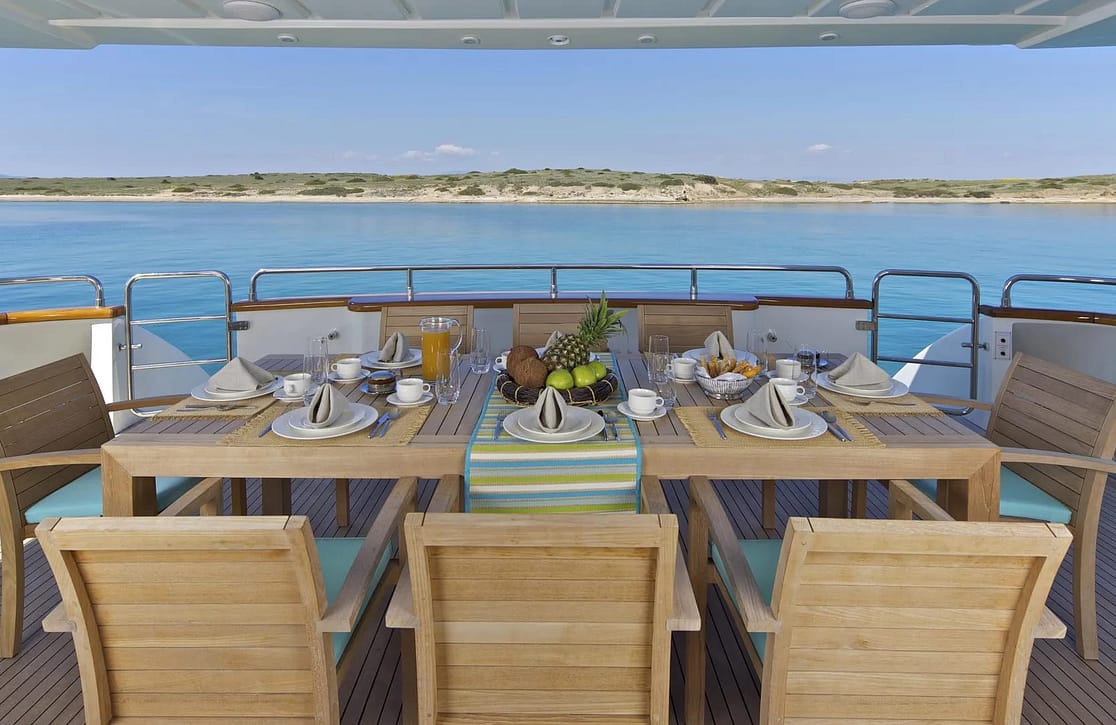 An image of Helios yacht