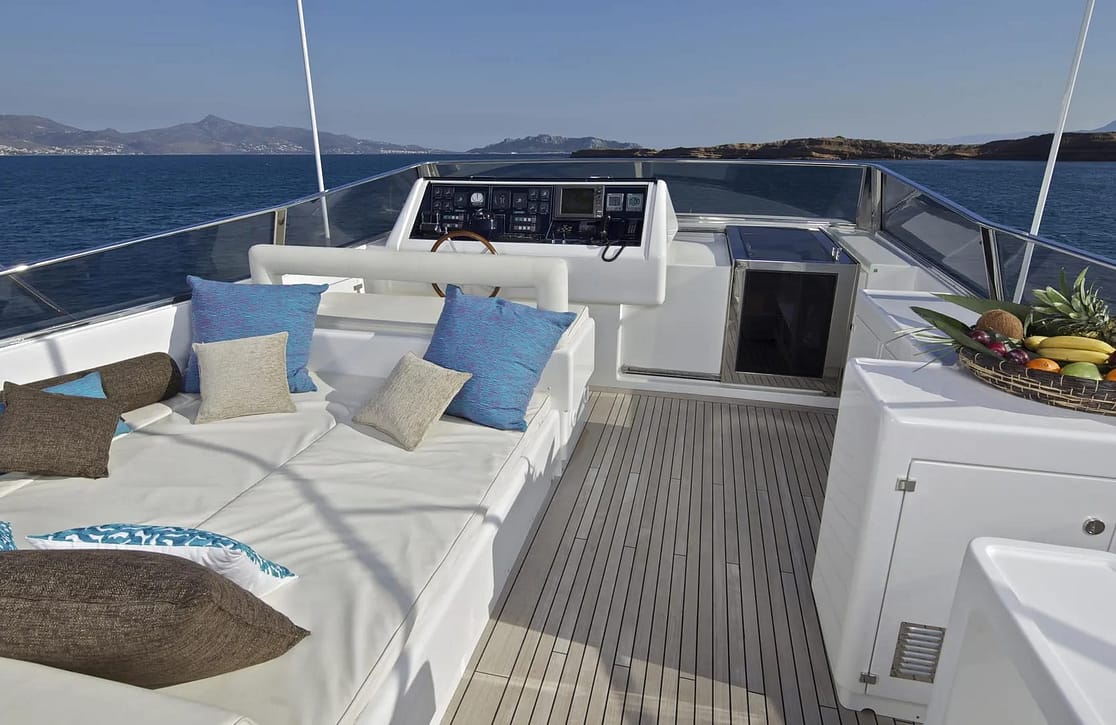 An image of Helios yacht
