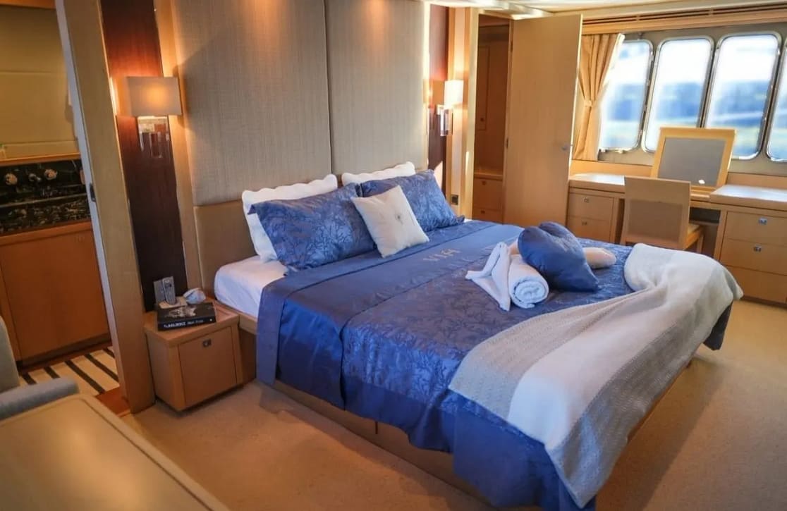 An image of Via yacht