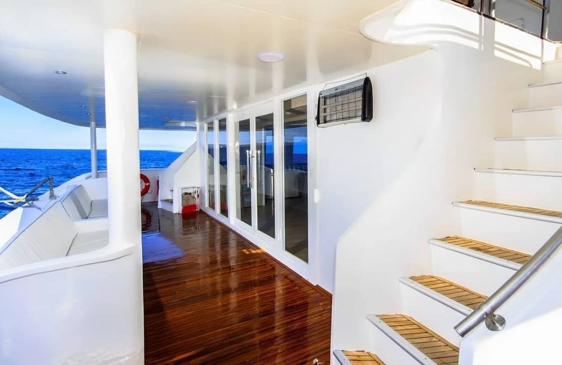 An image of Treasure yacht
