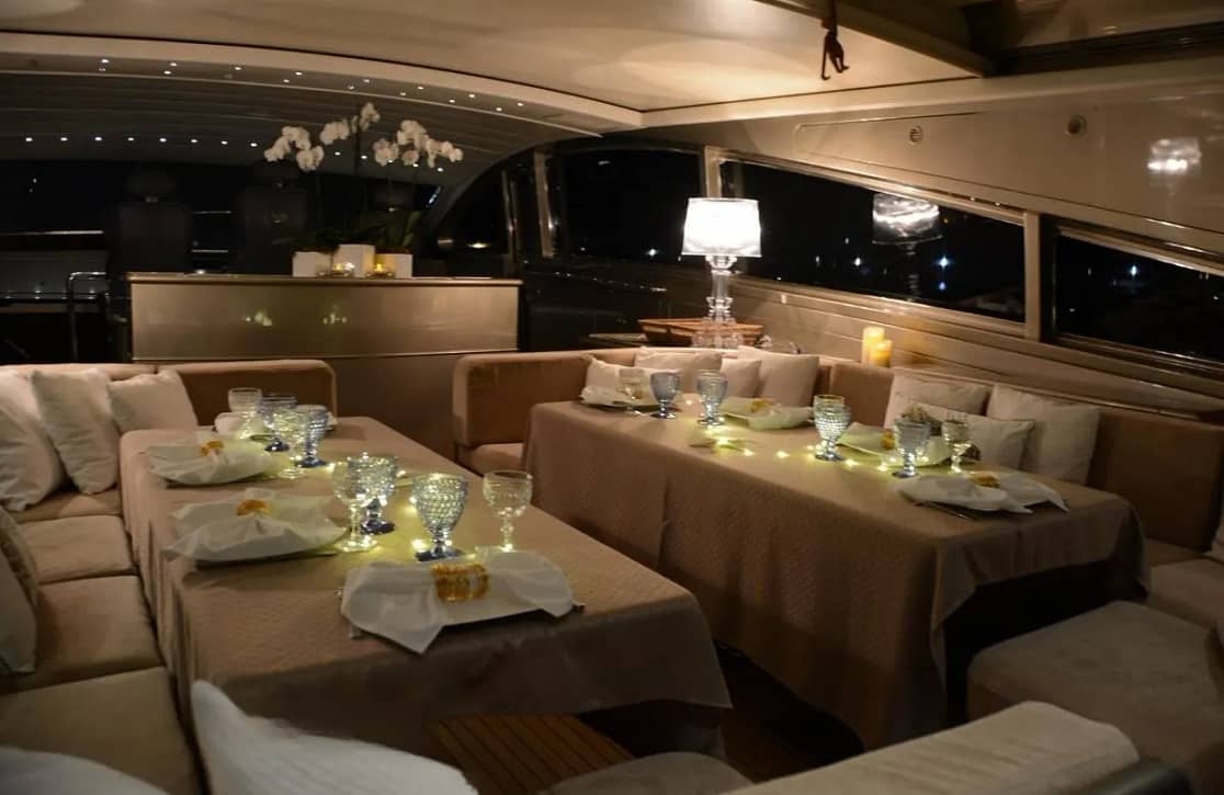 An image of Tender To yacht