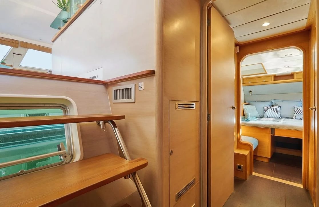 An image of Stadium yacht