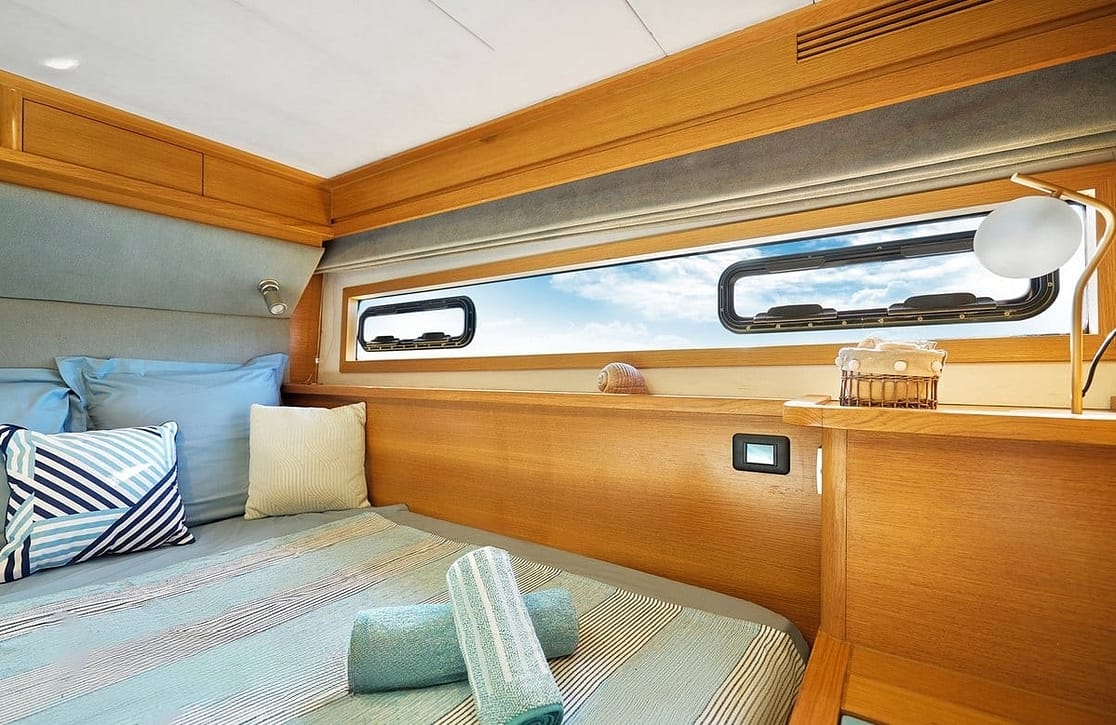 An image of Stadium yacht