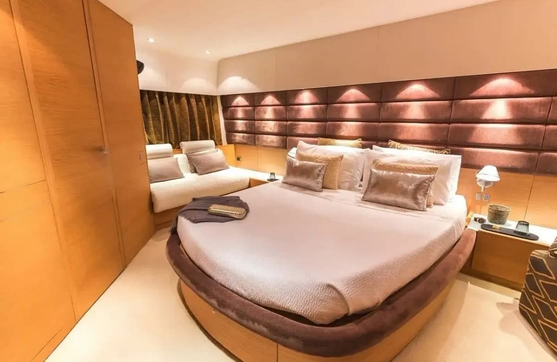 An image of Arwen yacht