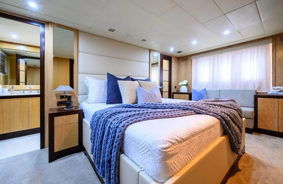 An image of Blanc yacht