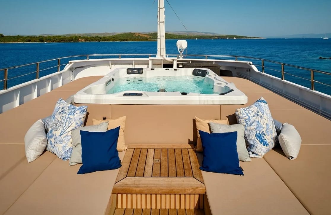 An image of Lupus Mare yacht