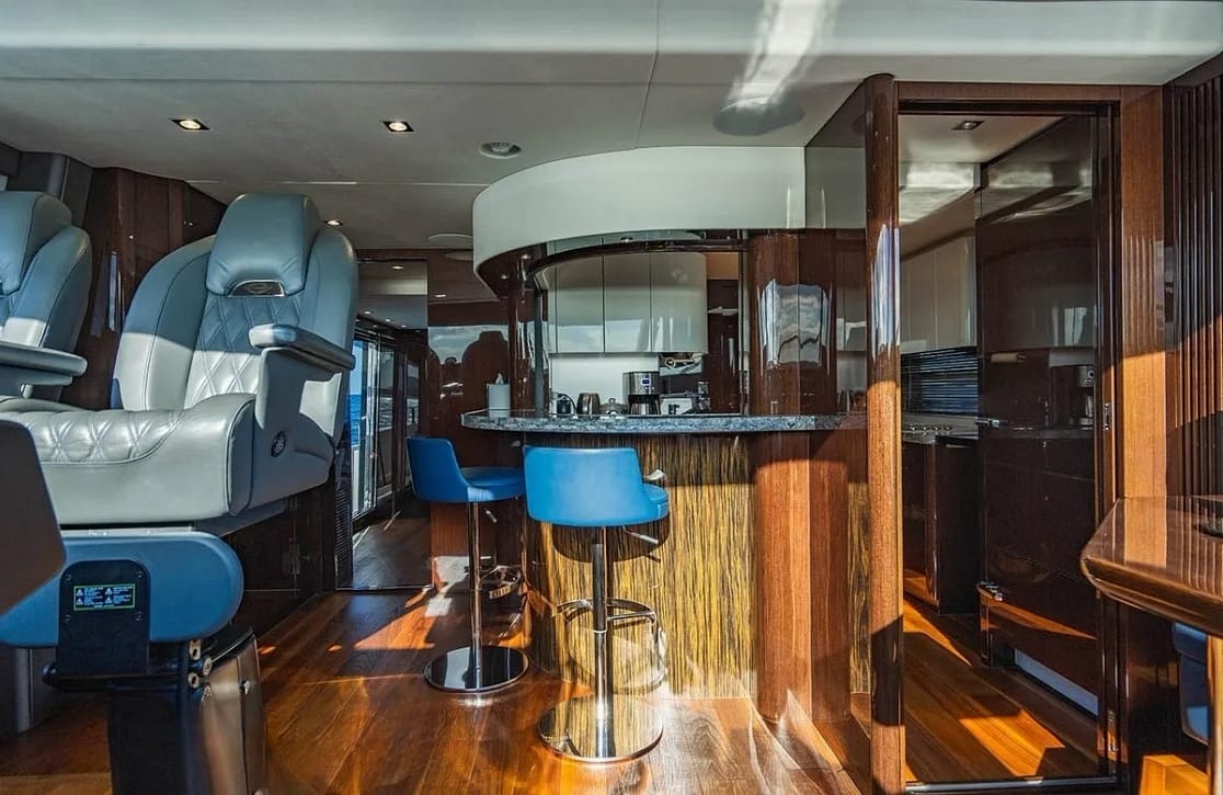 An image of Golden Ours yacht
