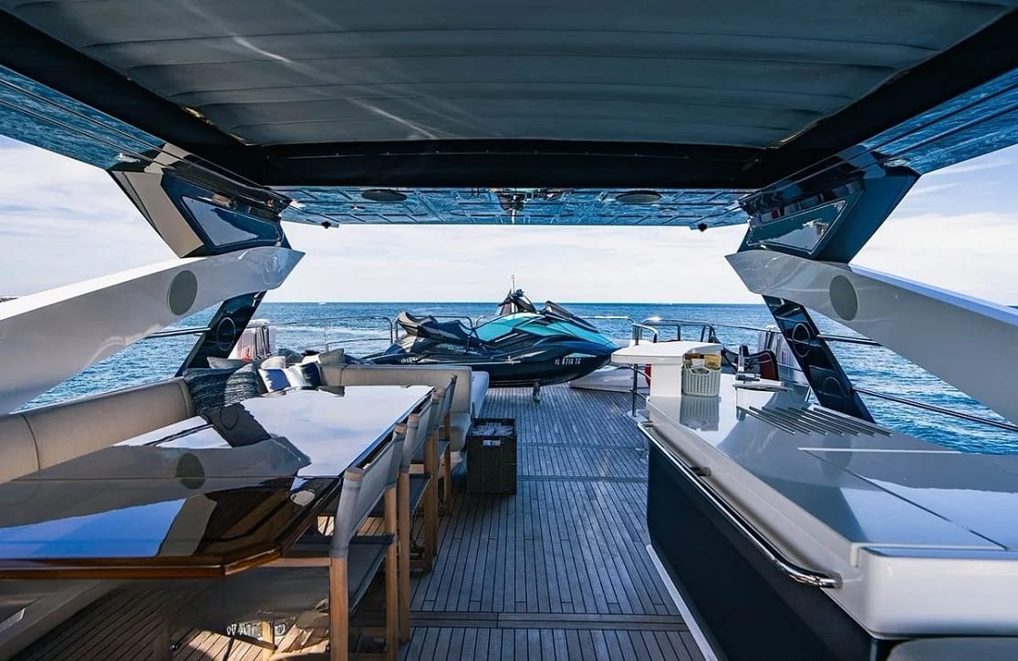 An image of Golden Ours yacht