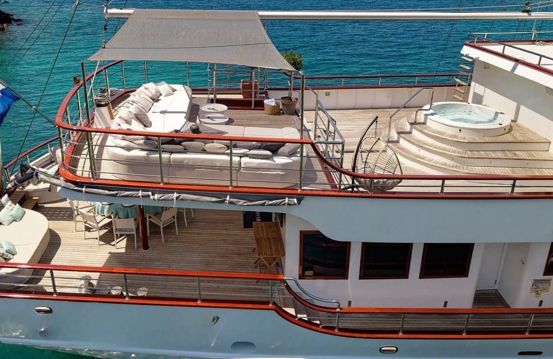 An image of Corsario yacht