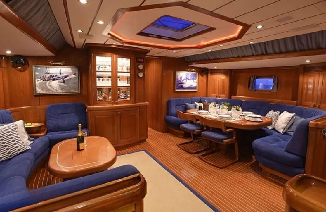 An image of Aquila yacht