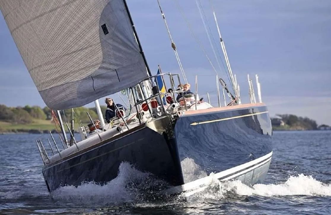 An image of Aquila yacht
