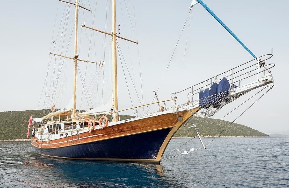 An image of La Reine yacht