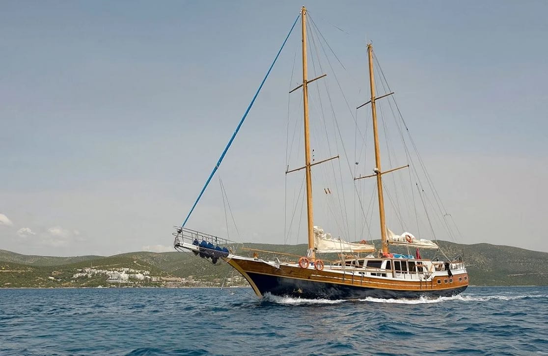 An image of La Reine yacht