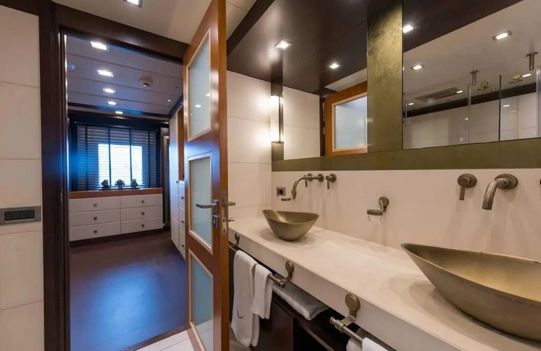 An image of Serenity II yacht