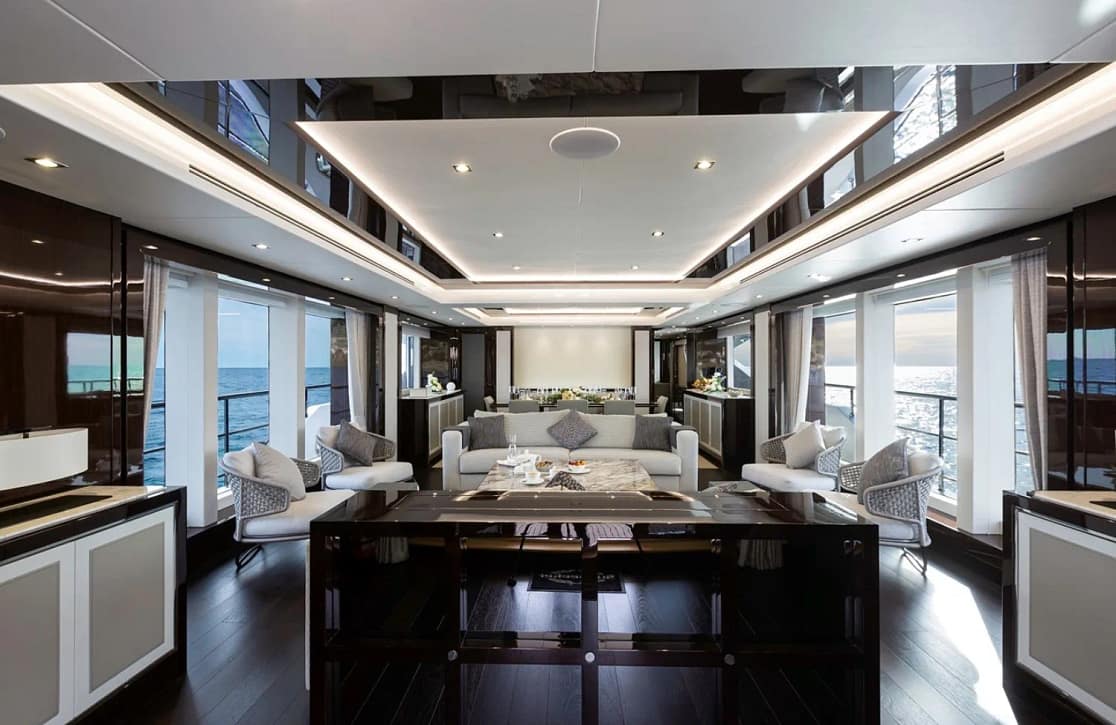 An image of Legende yacht