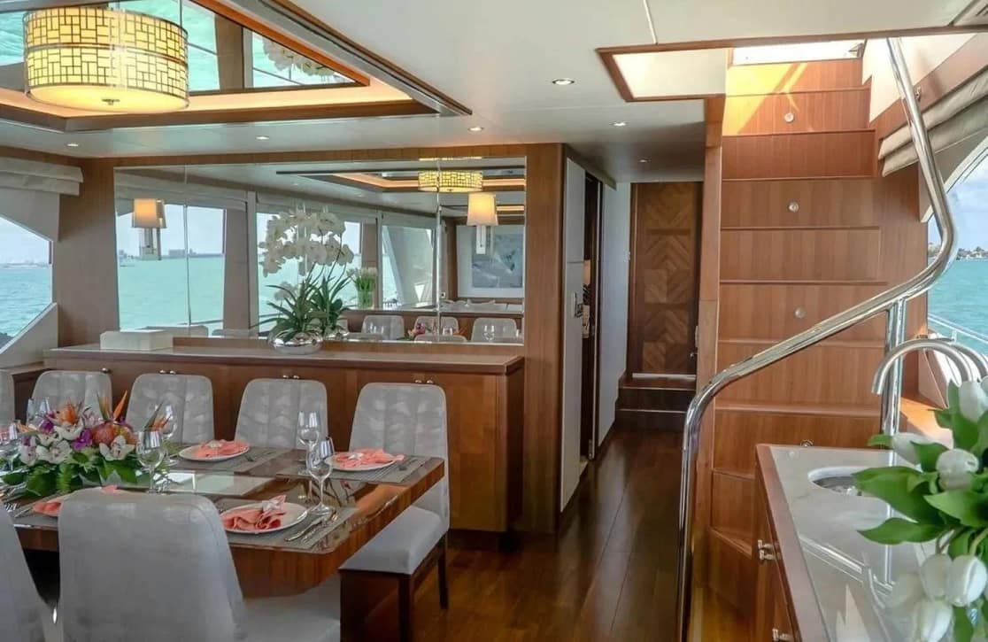 An image of Iridescence yacht