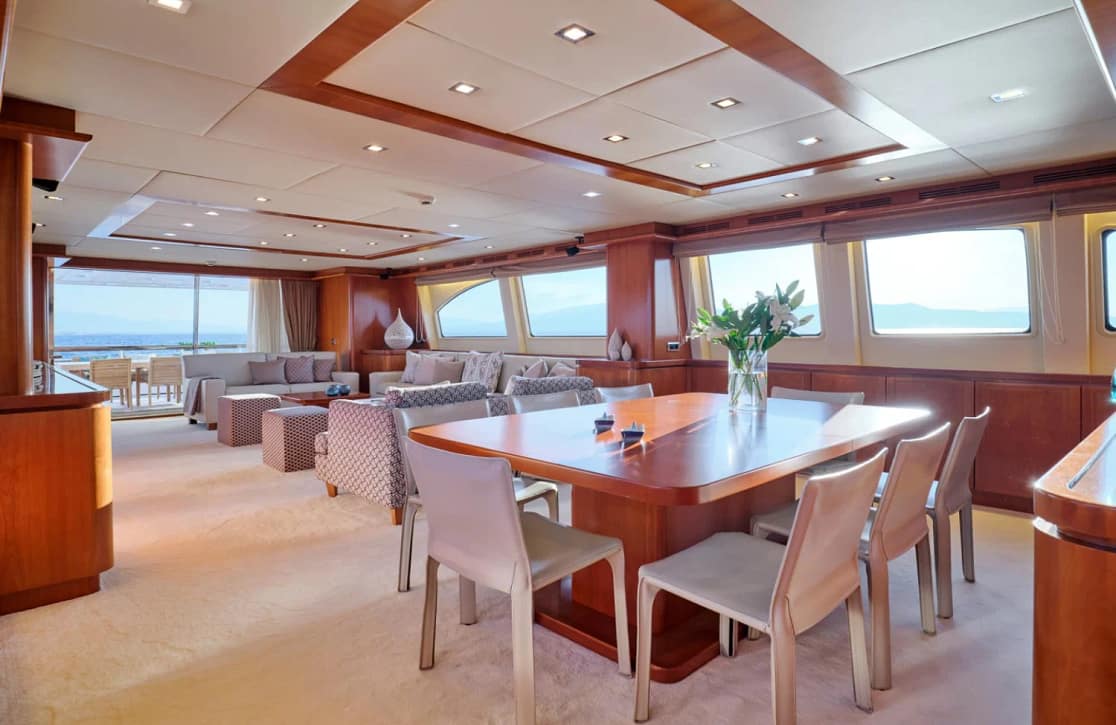 An image of Helios yacht