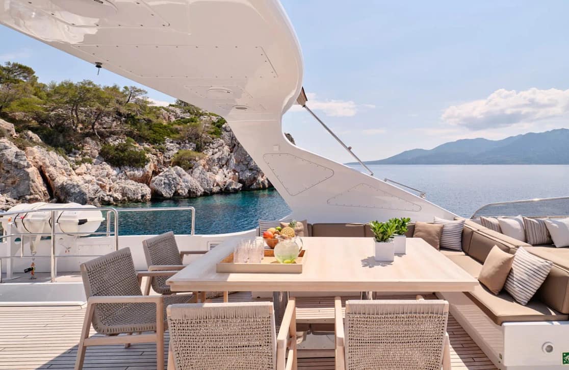 An image of Helios yacht