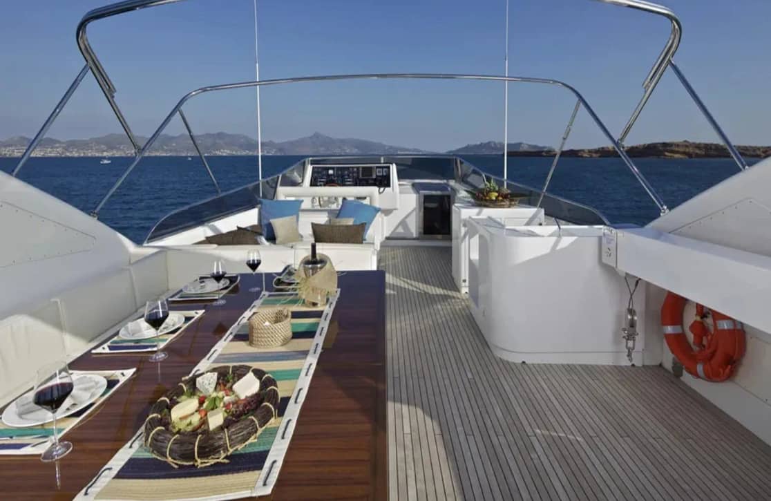 An image of Helios yacht