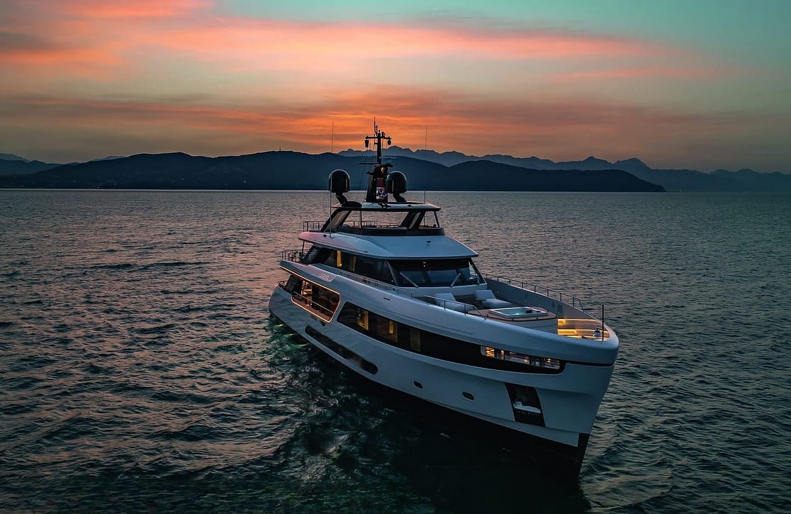 An image of Legend yacht