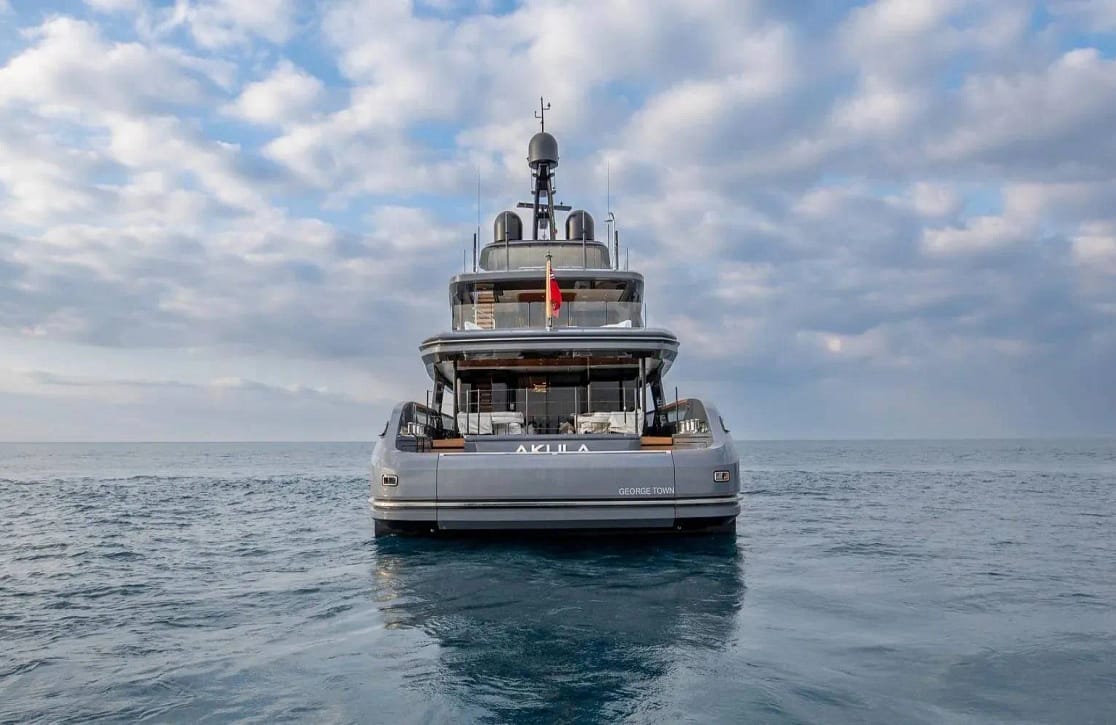An image of Akula yacht