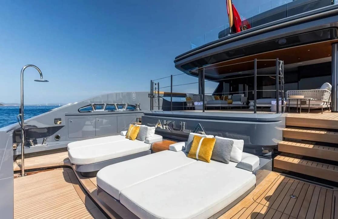 An image of Akula yacht