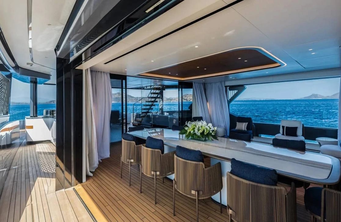 An image of Akula yacht