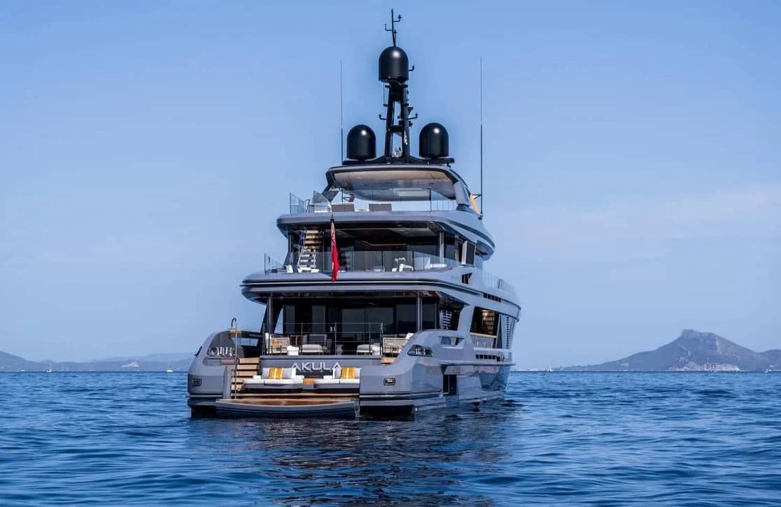 An image of Akula yacht