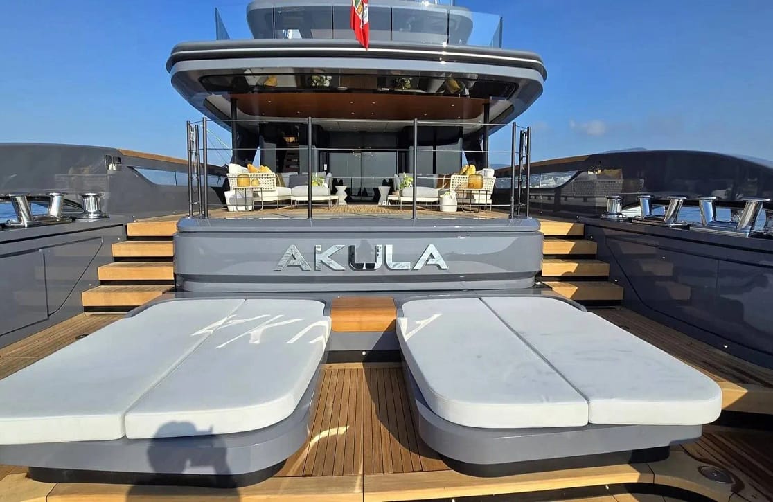 An image of Akula yacht