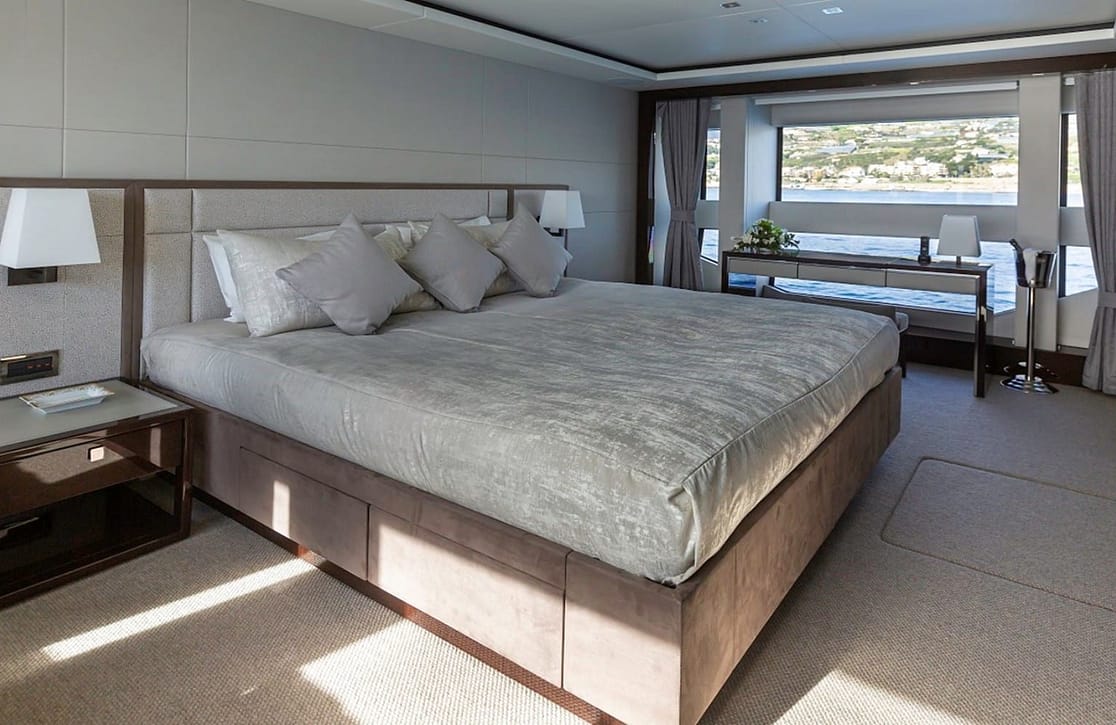 An image of Legende yacht