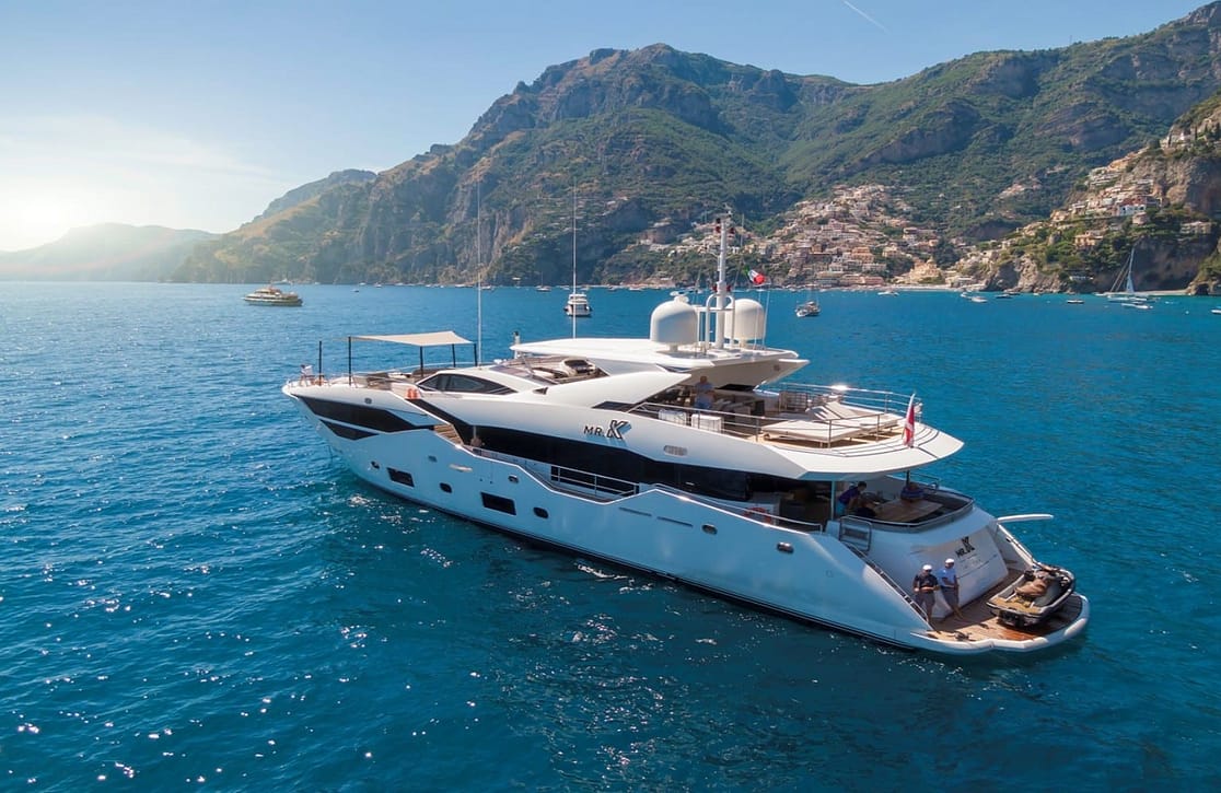 An image of Legende yacht