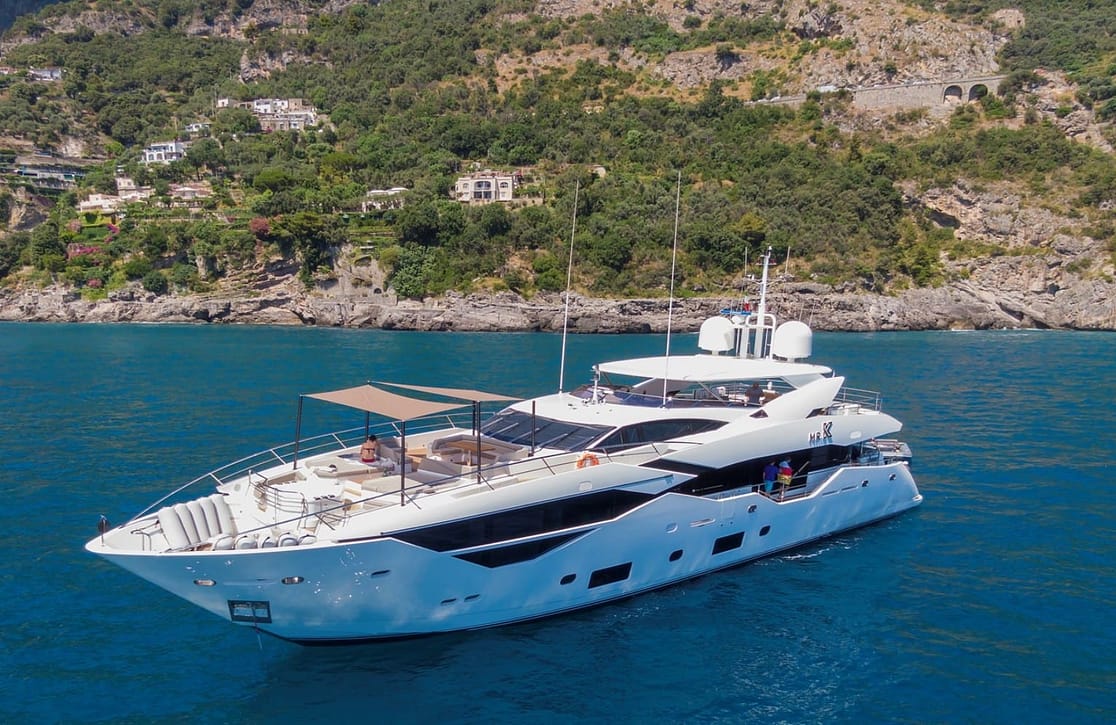 An image of Legende yacht