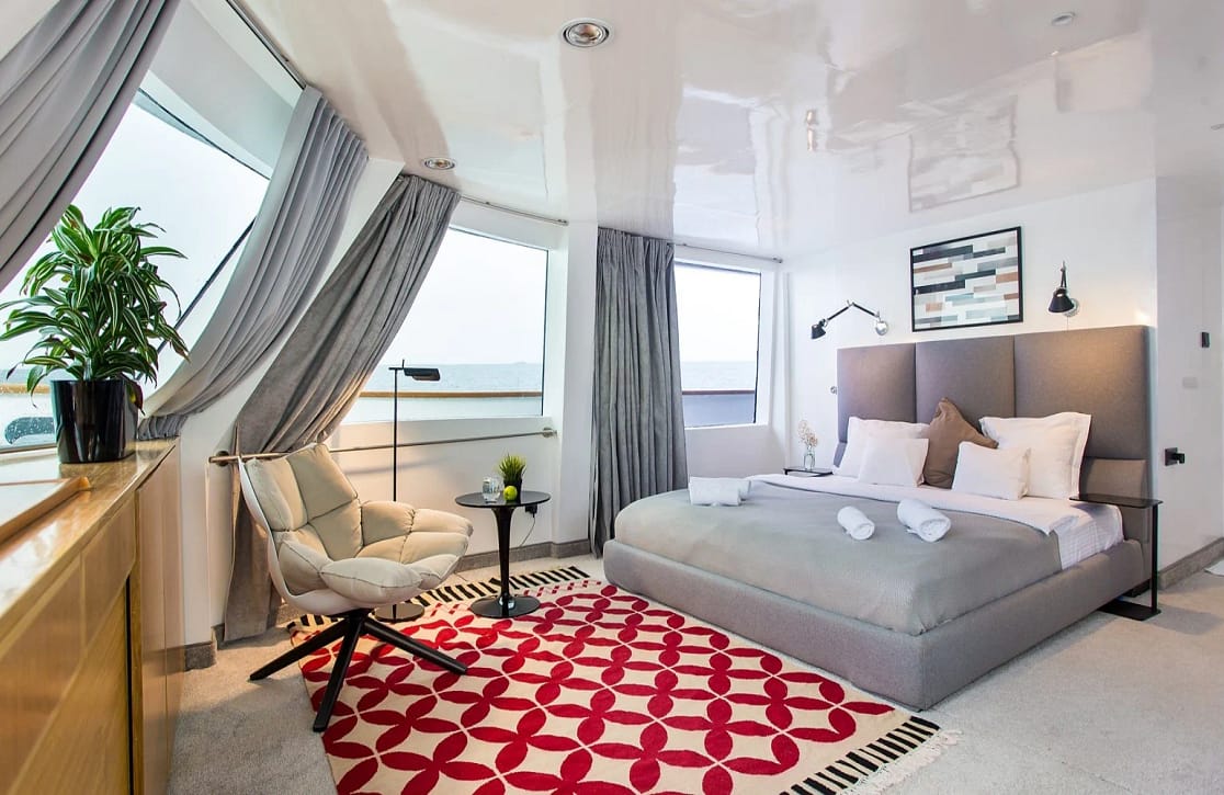 An image of Azalea yacht