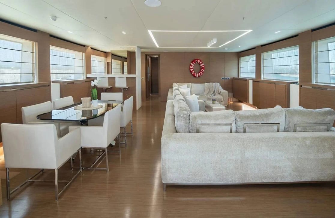 An image of Ipanemas yacht