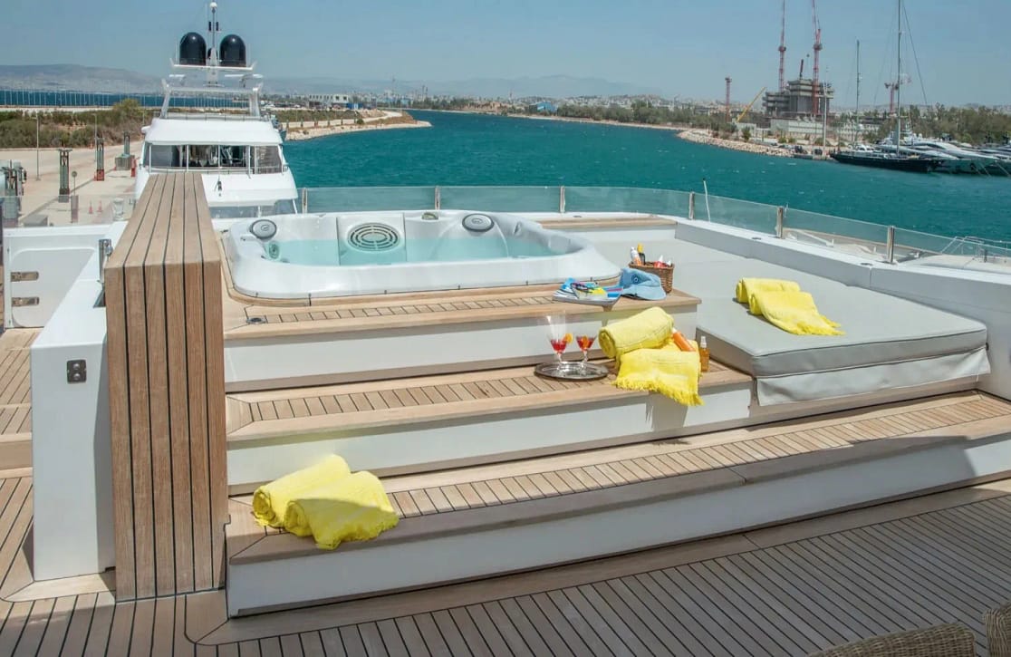 An image of Ipanemas yacht