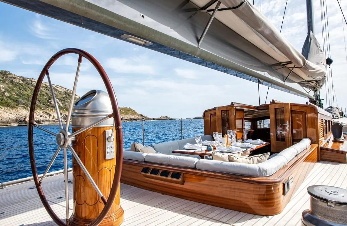 An image of Rainbow yacht