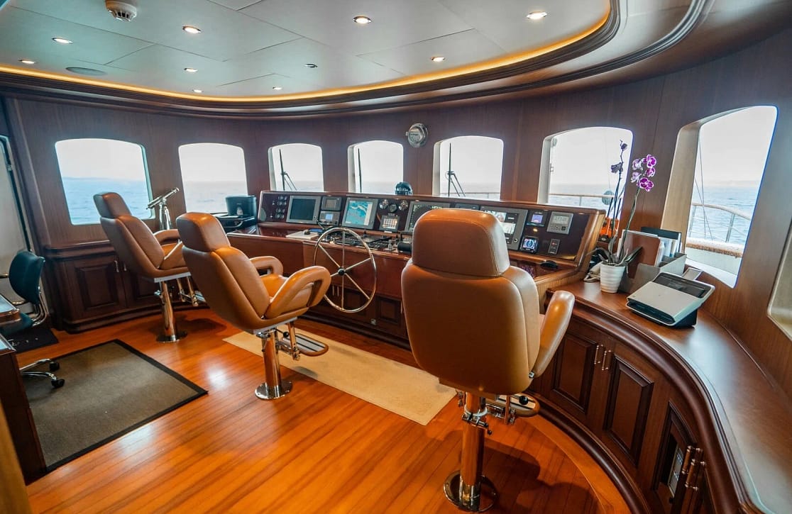 An image of Omnia 1 yacht