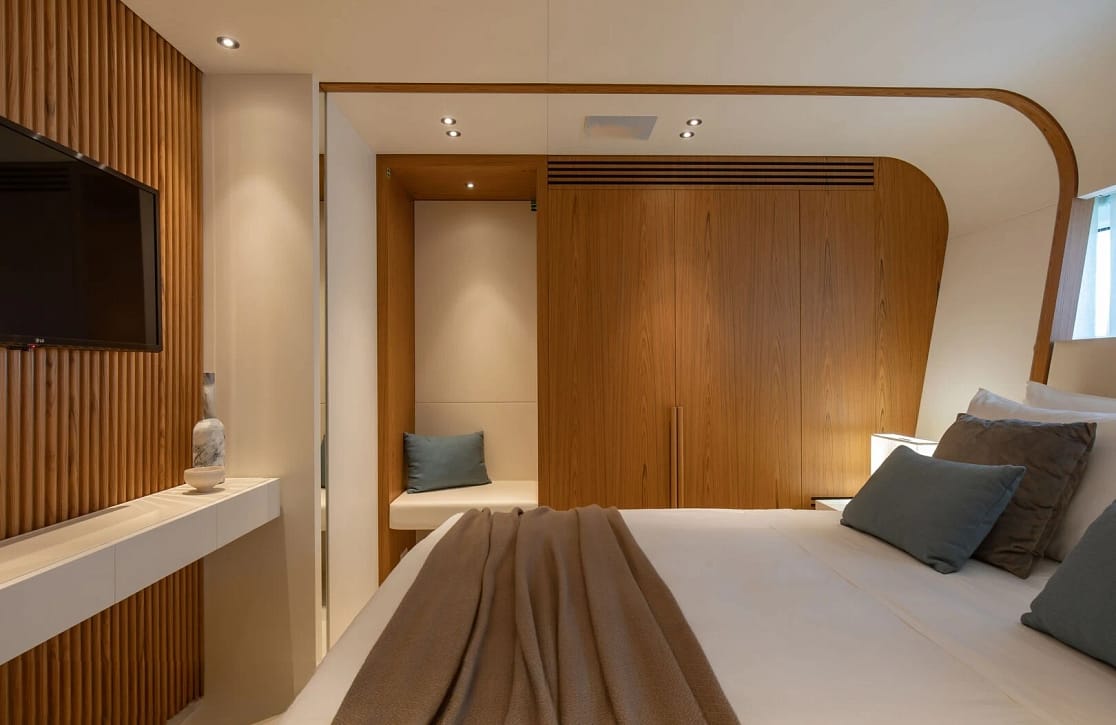 An image of Legend yacht