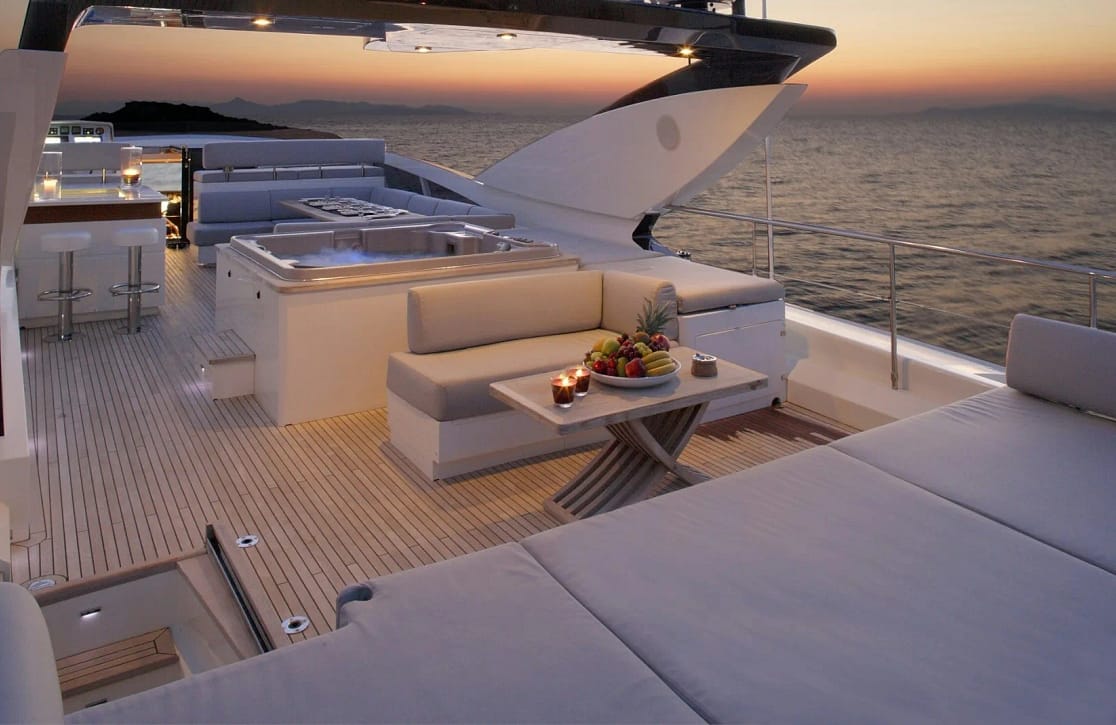 An image of Dragon yacht