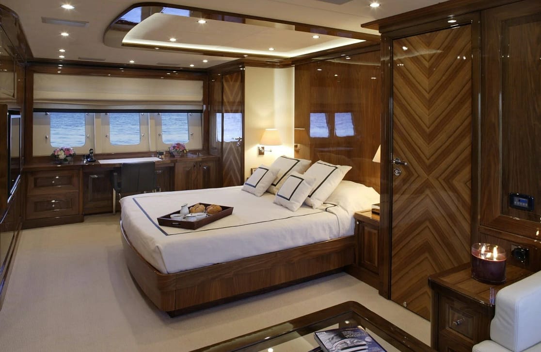 An image of Dragon yacht