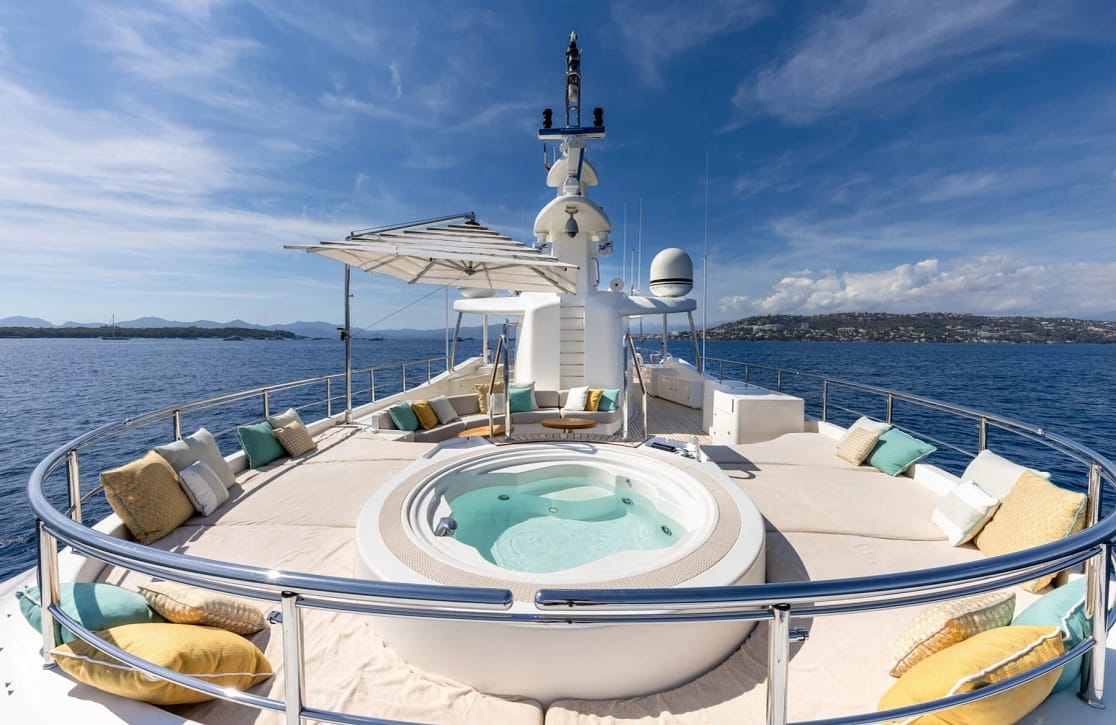 An image of O’lion yacht