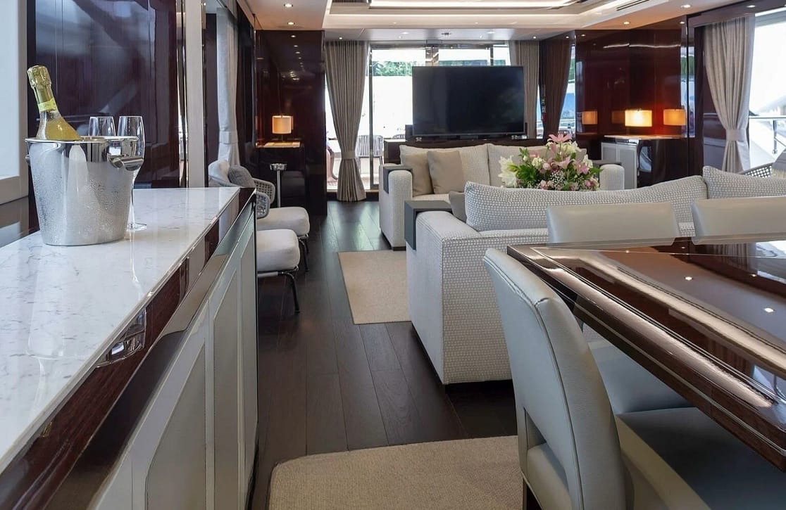 An image of Legende yacht