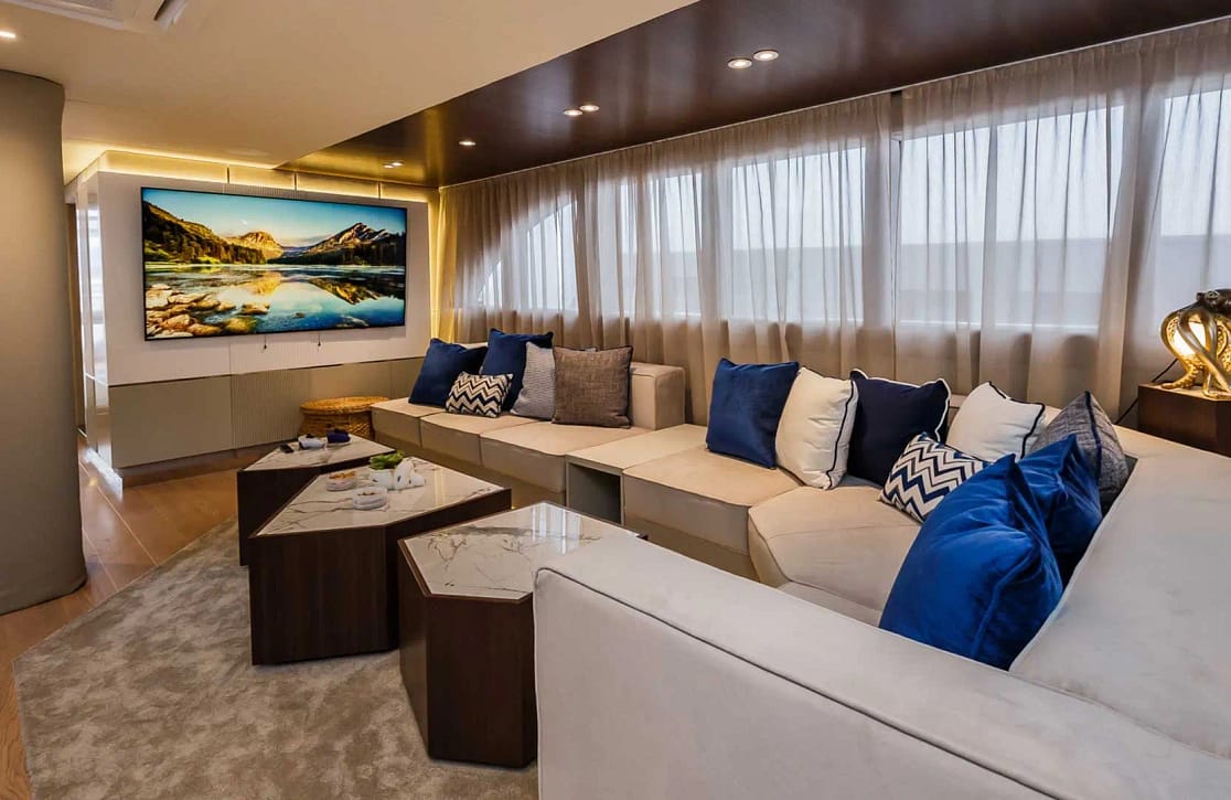 An image of Clase Azul yacht