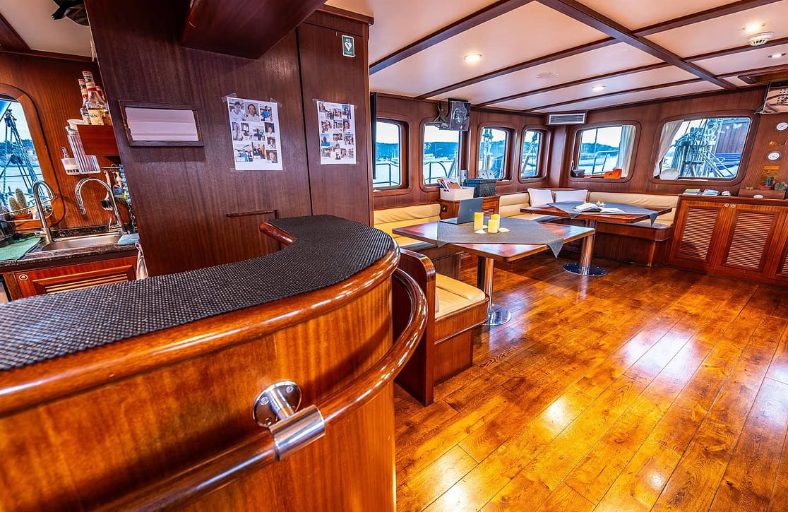 An image of Rhea yacht